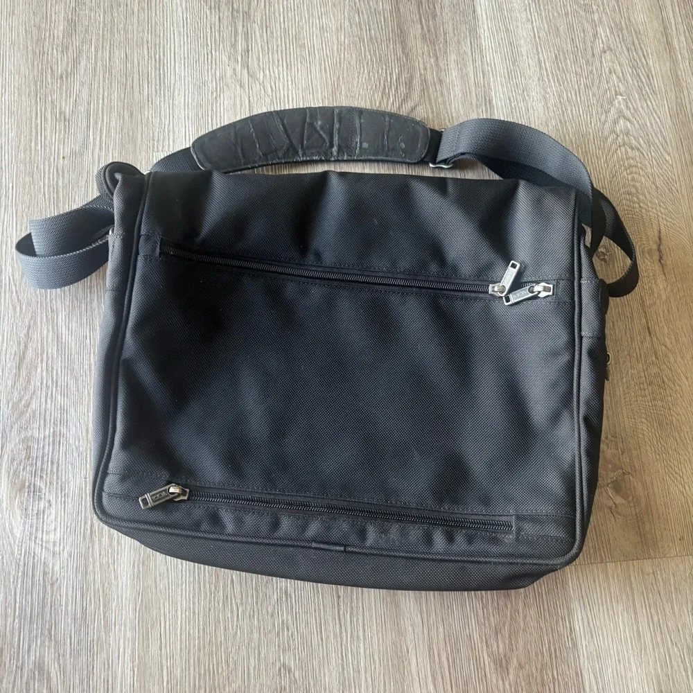 Tumi Tech Briefcase Laptop Messenger Shoulder Strap Work Bag 26174D4